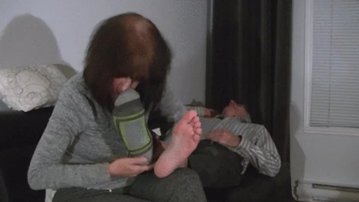 My Masters Feet - Viviane worships the Master