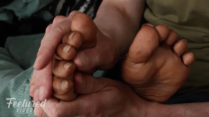 Feetured Videos - I want you to massage my feet