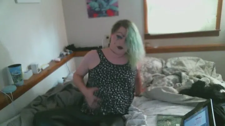 My Store 407589 - Bloated and gassy in tight leather leggings