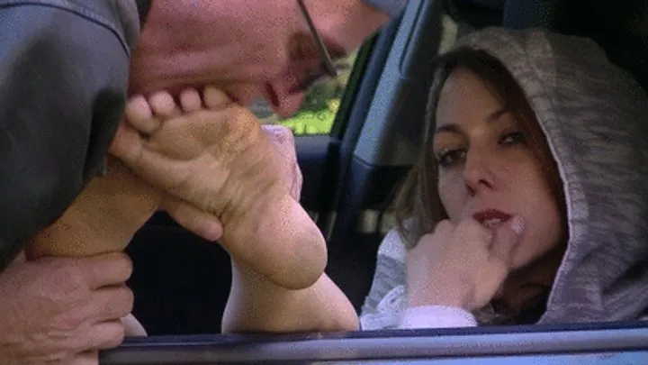 Foot Predator - Sunny barefoot in car (HD)