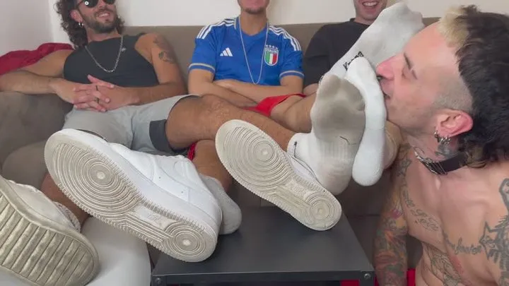 Mattew89 - Dirty shoes, smelly socks and dirty feet for Mattew by these 3 young Alpha Male...
