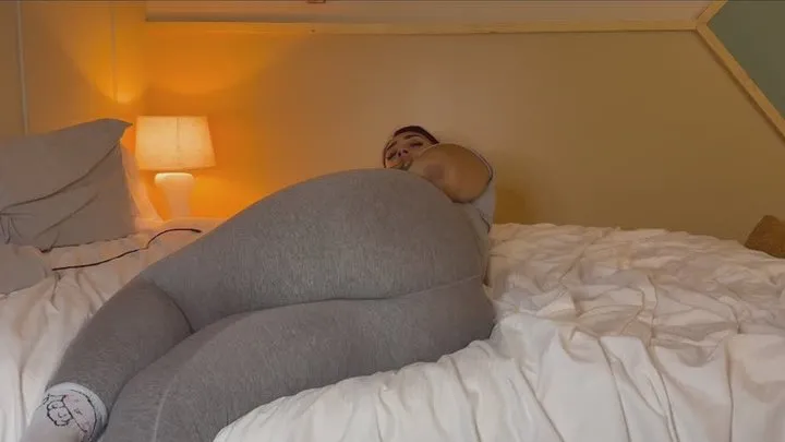 Bigb00tygodess - BIGBOOTYGODDESS FART SNIFFING PUNISHMENT
