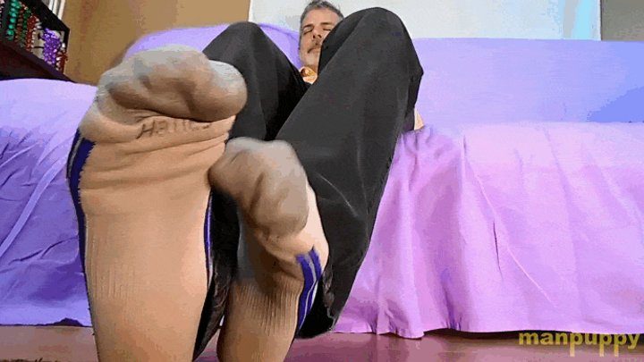 Step-daddy Giant - Gross Step-Dad Demands Foot Rub - Daddy Giant #20 - Richard Lennox - WMV 1080