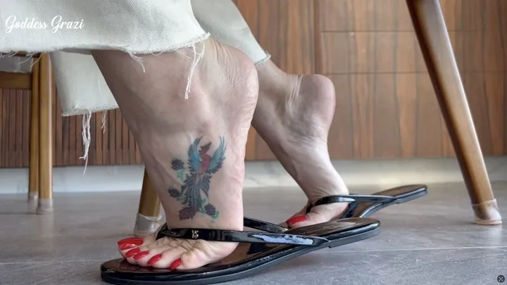 Goddess Grazi Only - Goddess Grazi Shows Off Her Sexy Red Toes (MP4-HD 1080p)