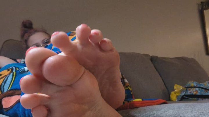 Lolos10toes - Pov foot tease from couch