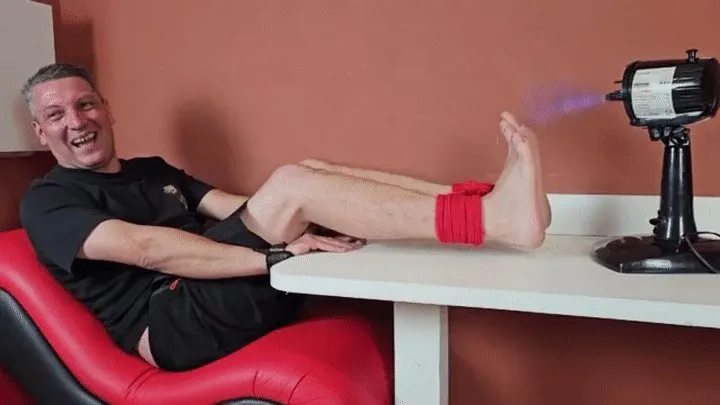 Pleasure Tickles - Home Made Tickling Machine #1 - RENATO TICKLED - FULL HD