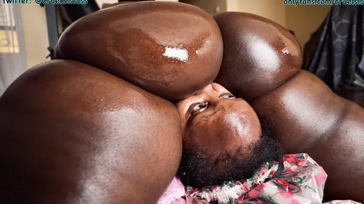 Thick Sistass - Huge booty extreme facefarting and face peeing hell