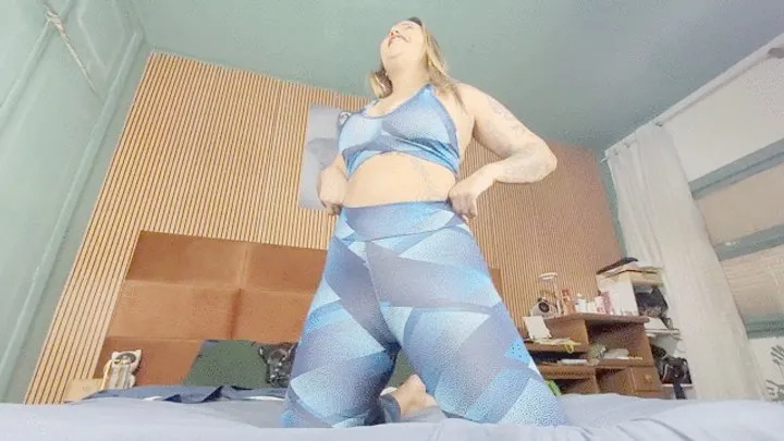 Fetish Factory Brazil Farting - BABI VENTURA FARTING IN THE NOSE AND MOUTH OF THE DWARF WITHOUT MERCY - CLIP FULL