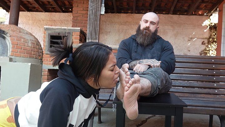 Girls Submission - DEREK - The dirt from my feet is in your mouth!