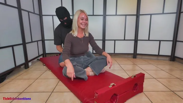 Ticklishintentions - Darina Nikitina - Interview and tickle-test (FHD)