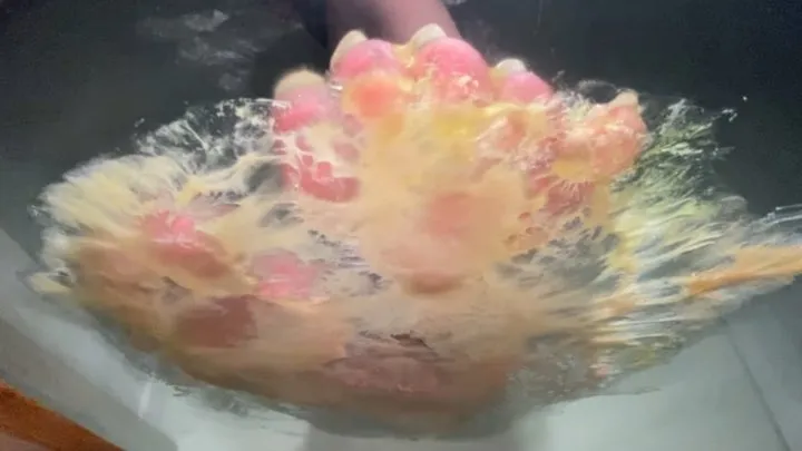 Dpfeet - Bare feet stuck to glass with melted candy