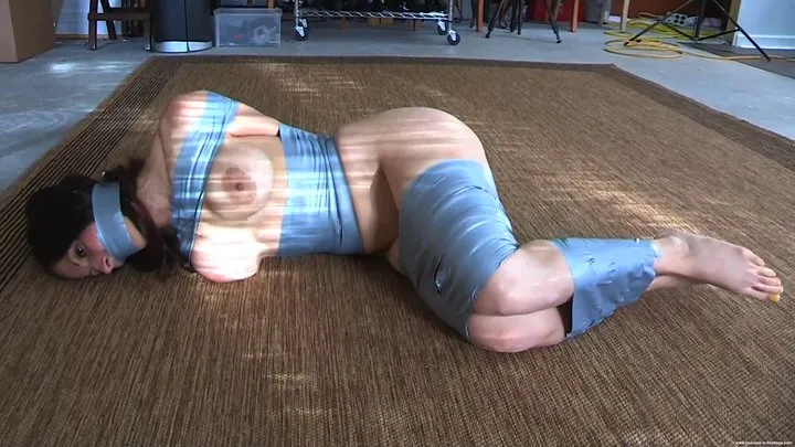 Beauties In Bondage - You Can't Keep Me Here (C4S Version) - Hannah Perez