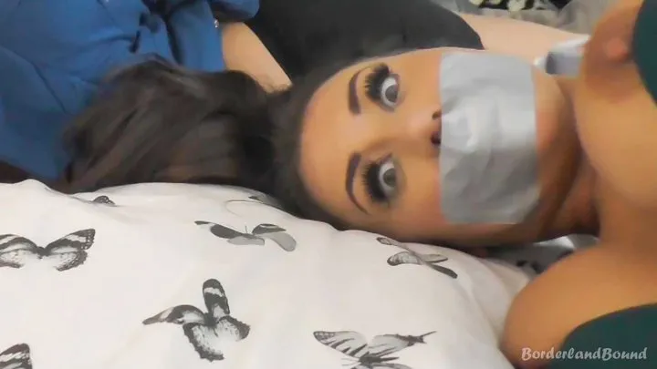 Borderland Bound - Bella & Valentina in: 
