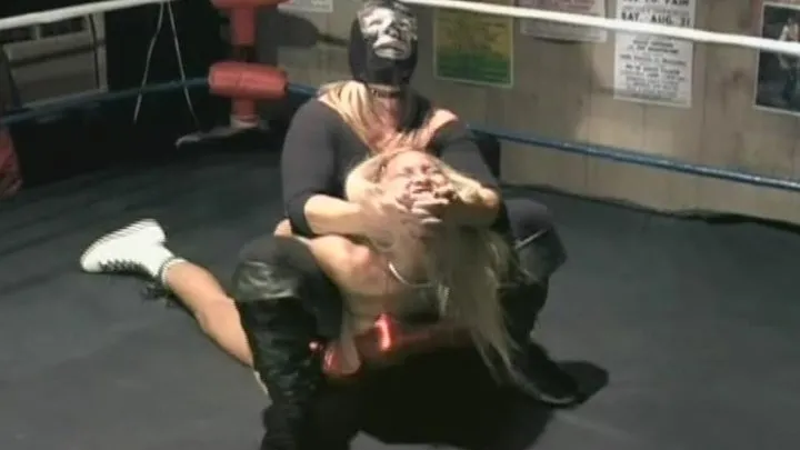 Ring Women Video - Strip Tease Wrestling with a Sexy Black Woman - Crystal Carmichael vs Black Demon