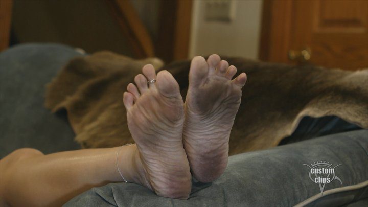 Vinyl Queen Trampling And Femdom - Dirty Feet Fantasy With Trampleguy copy