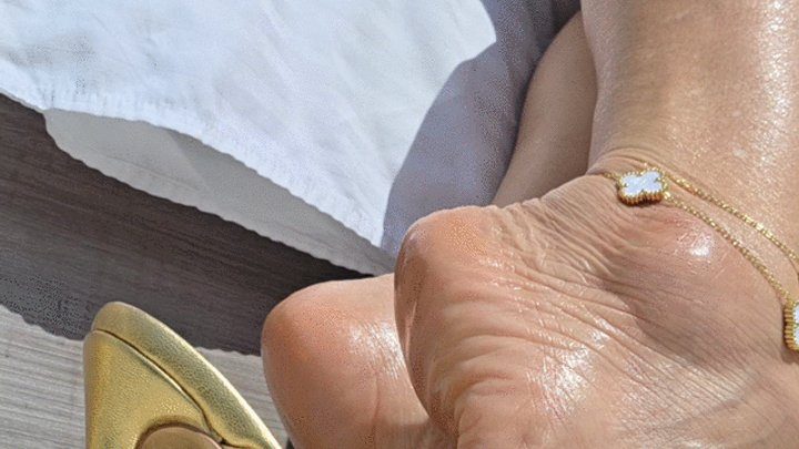 Foot Fetish Paradise - Milah the absolute Goddess of the Highly Arched Feet in sexy gold sandals