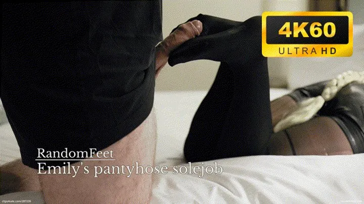 Randomfeet - Emily's pantyhose solejob