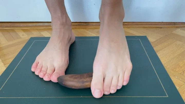 Kriss Feet - Foot Fetish Crushing Bananas