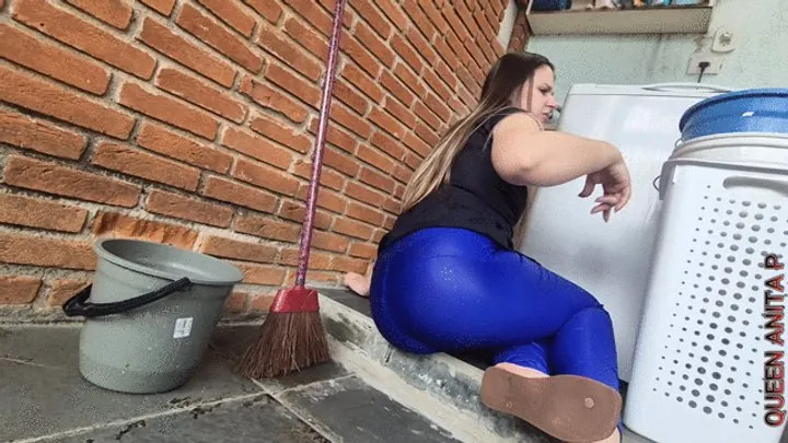 Queen Anita P - CLEANING WITH MY SMELL! - part 2