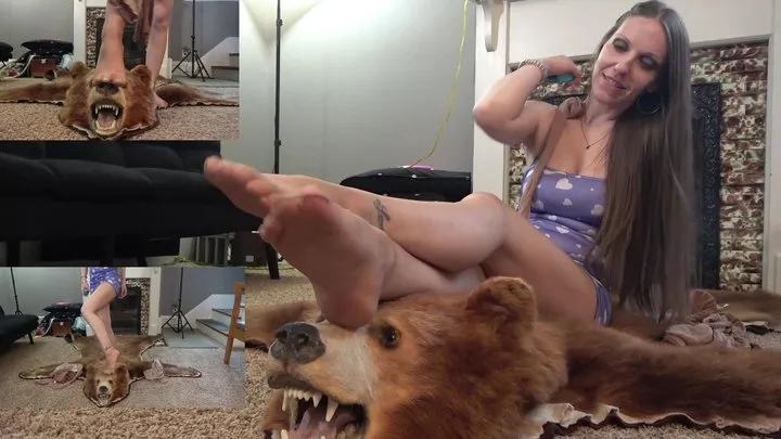 Sweet Southern Feet Ssf - Hali Rubs Nylons On Bear Head