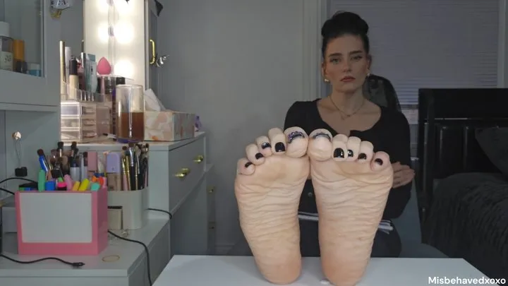 Misbehavedxoxo - Doctor is trying exposure therapy to cure your foot fetish, Jerk off for her feet.
