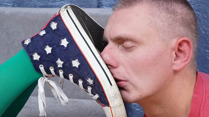 Furious Girls - Male face deserves to be caressed gently by female used sneakers, g362x (slide show) 2160p