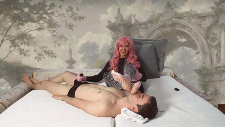 Polish Mistress Clips - Sophia Trzyma Kutasa W D?oni I R?kawiczce A Stopy na twarzy - Part 2 - Polish Language