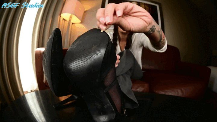 Amateur Soles Giantess And Footjobs - GM torments pop star and her number 1 fan! GIANTESS PANTYHOSE DOMINATION! 