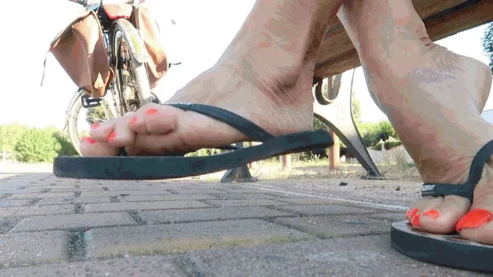 Princess Of Volcanoes - In flip flops, on a bench in the park WMV (1920x1080) FHD