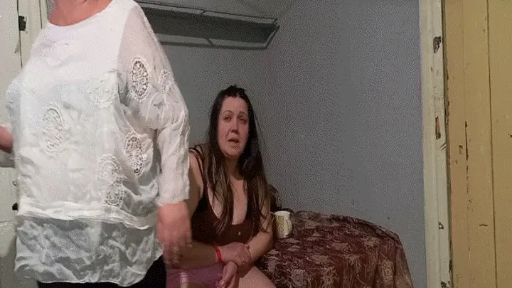Appetizing Crumpet - Stepmom Farts Hard MP4