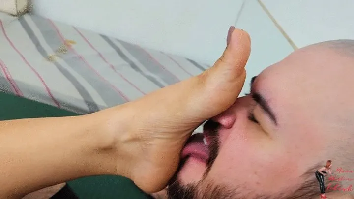 Manu Albertine Feet - Foot worship, part 2, by yanka and Slave, FULL HD