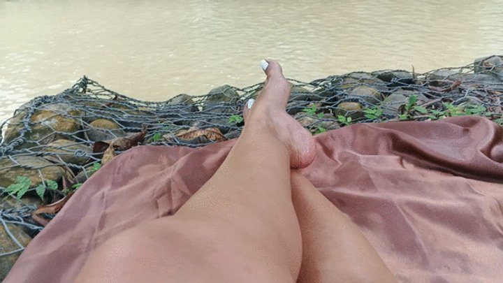 Goddess Foot Fetish - Steep arches in the middle of nature (3)