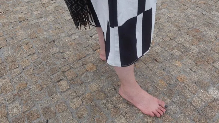 Barefoot Cecilia - Walking barefoot in an island