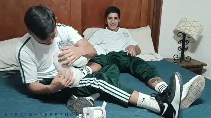 Straightfeethouse - COSQUILLAS TIMON Y ROOTS PARTE 1