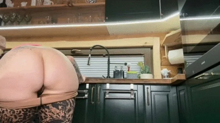 Angiefartland - Gurgling from the ass, tasting farts wmv