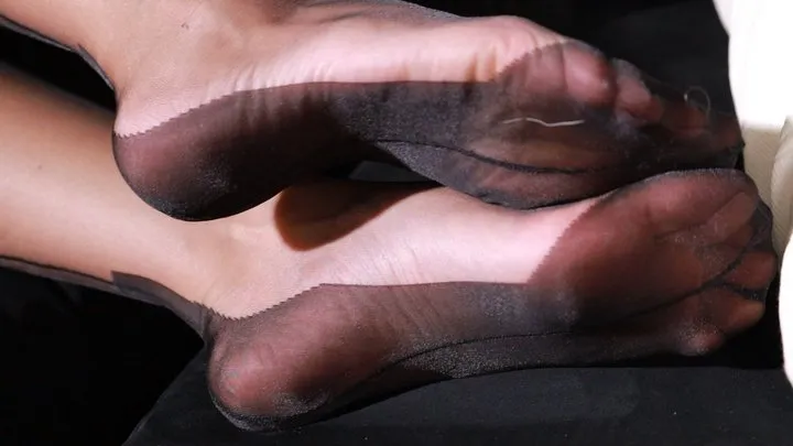 Kimisworld - Shiny Stockings & Close-Up Soles