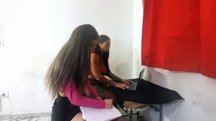 Goddess Scarlet White - FARTING IN MY OFFICE ASSISTANT'S MOUTH BY RAQUEL AND SABRINA FULL HD CAM BY ALINE