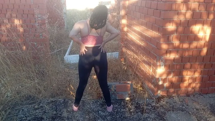 Farting Sniffer - Farting in an abandoned house