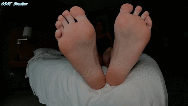 Amateur Soles Giantess And Footjobs - Anna's BIG GIANT STINKERS back!! Part 2- MOV
