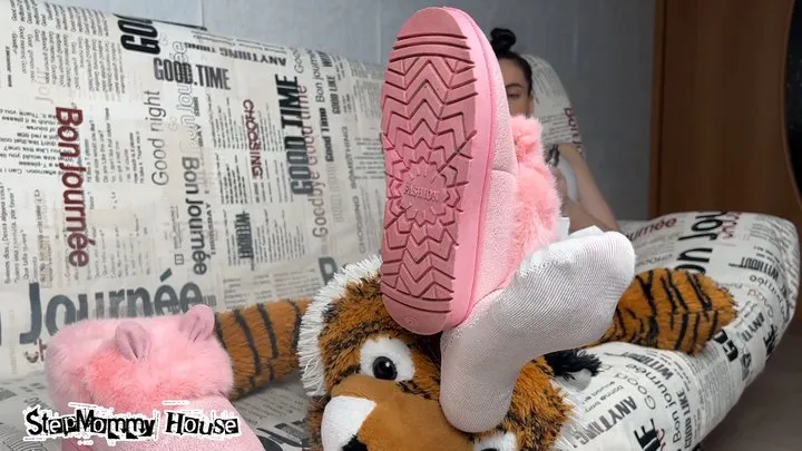 Stepmommy House - School Girl Crossing Legs in white Knee High Socks showing Soles - Smell the Feet of the Goddess, Sucking Toes nails, Boot Domination Foot Fetish, Shoe dirty Soles, Smoking in bed, Wrinkled Soles of Feet