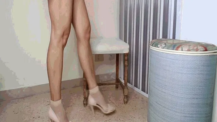 Bonnie And Clyde - My feet need a rest MP4