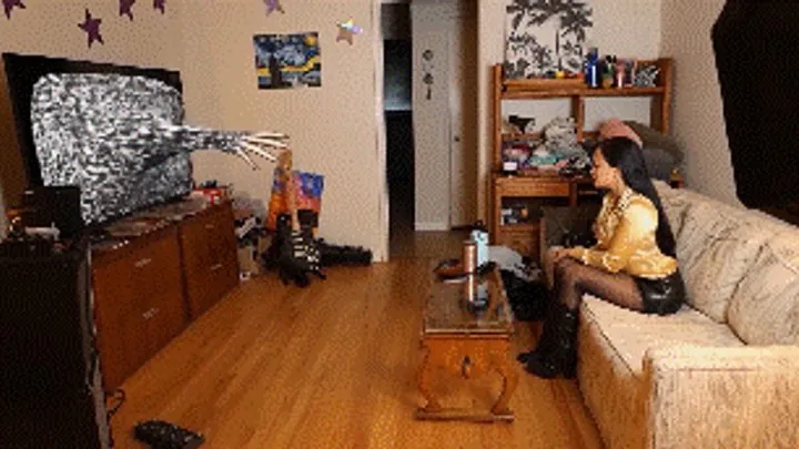 Hollyrope Omega - Crossover between Peninsula and Hollyrope! A video that breaks boundaries! Raven Lynette in the USA and Taozi in China bound and gagged at the same time by an evil spirit!