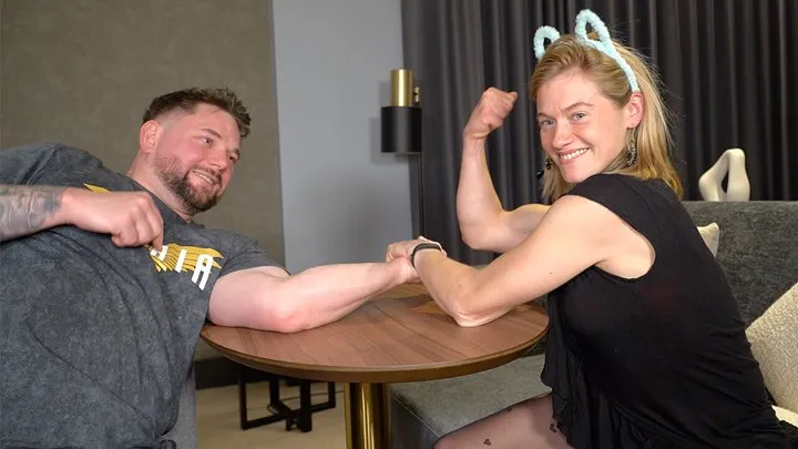 Lexaasaraa - Arm Wrestling My Date