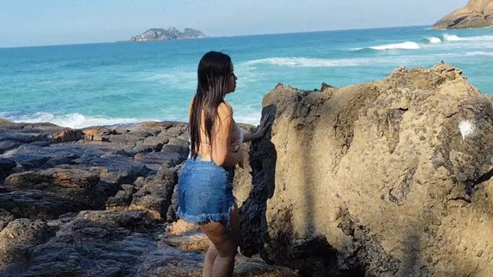 Gf Studios - SHE NEEDS TO FART ON THE BEACH BY KIARA FULL HD