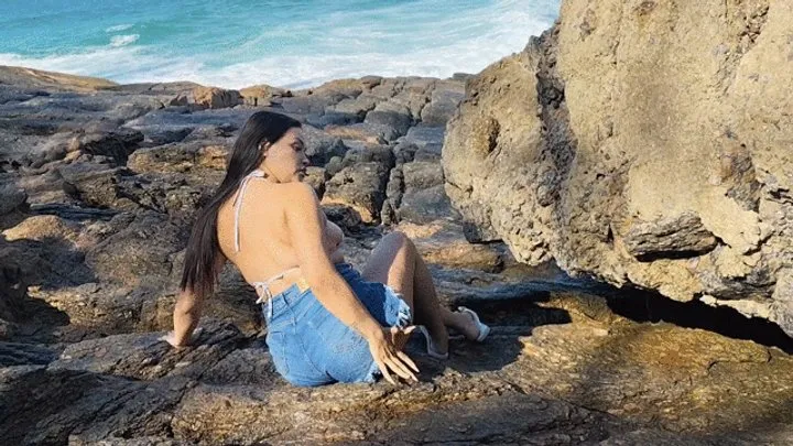 Gf Studios - SHE NEEDS TO FART ON PART 2 THE BEACH BY KIARA FULL HD