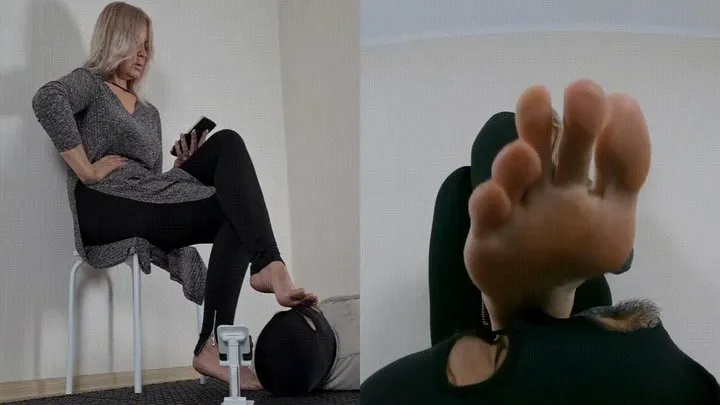 Bossygirls - Alana - CrossedLegsFootSniffing - Mix1