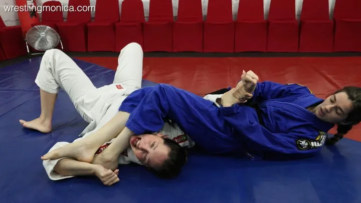 Gi-feet Vixens - Alora Lux vs Petra Gi Feet