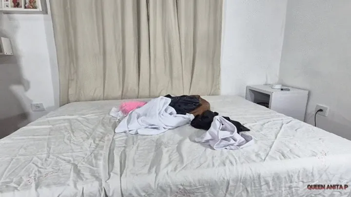 Queen Anita P - The more I clean, the more I fart!!! - FULL
