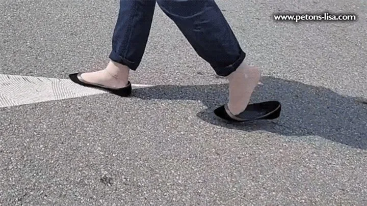 Petons Lisa Clip Store - Hunted for her shoes - Volume 2 - Part 1 (Foot Fetish, Heelpopping, Shoeplay)