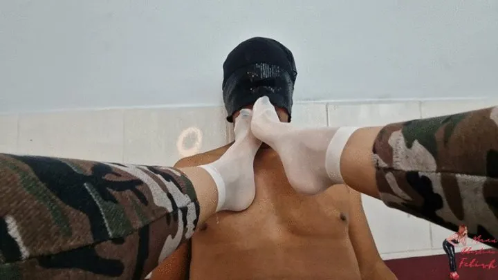 Manu Albertine Feet - Foot worship, part 1, by Manu Albertine and Slave Luno, FULL HD